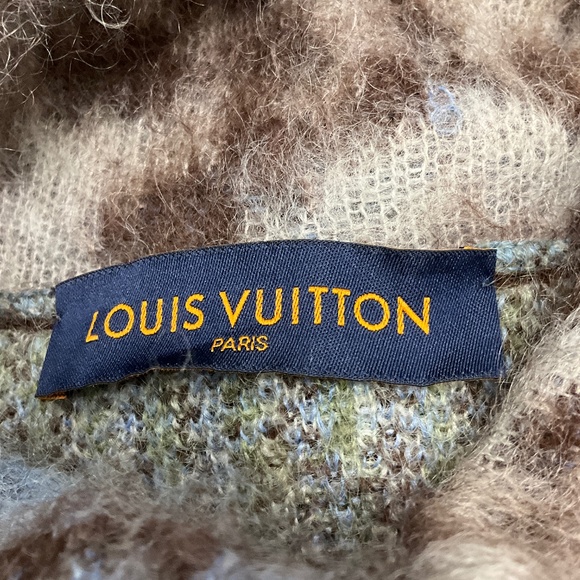 LOUIS VUITTON MEN'S GREEN / BLUE / BROWN 2019 MOHAIR KNIT TURTLENECK SWEATER - Picture 4 of 7
